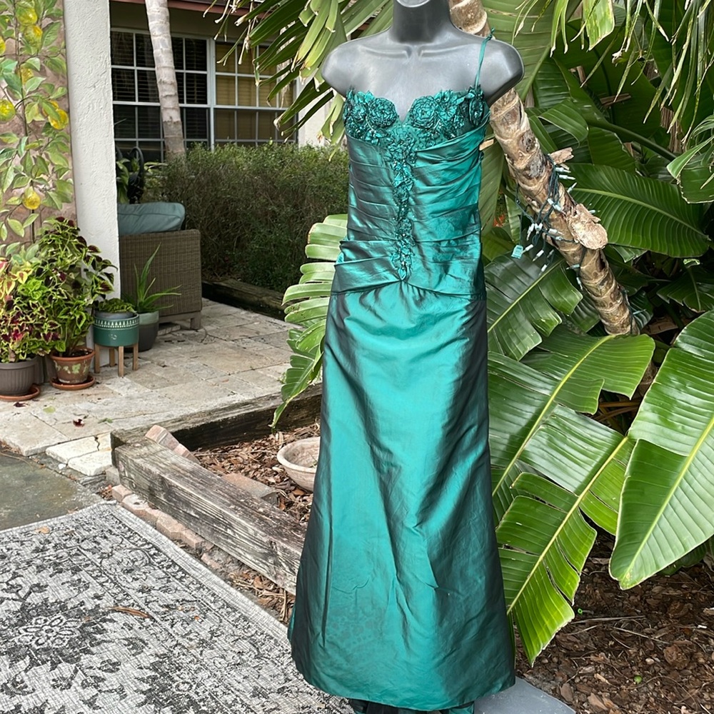 Liancarlo Saks strapless silk metallic drop waist 3d floral gown